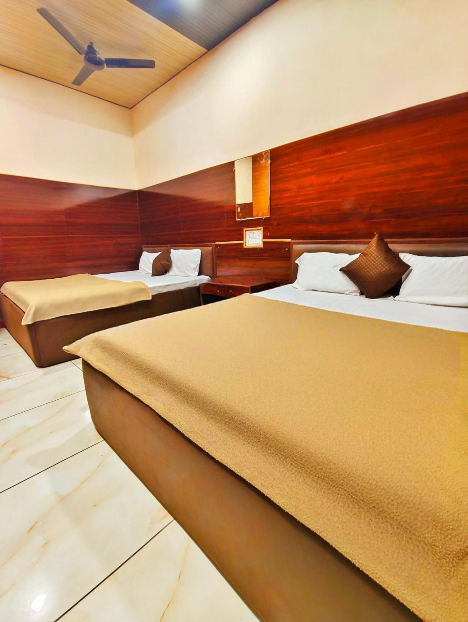 Hotel Om Palace Ujjain Exterior photo