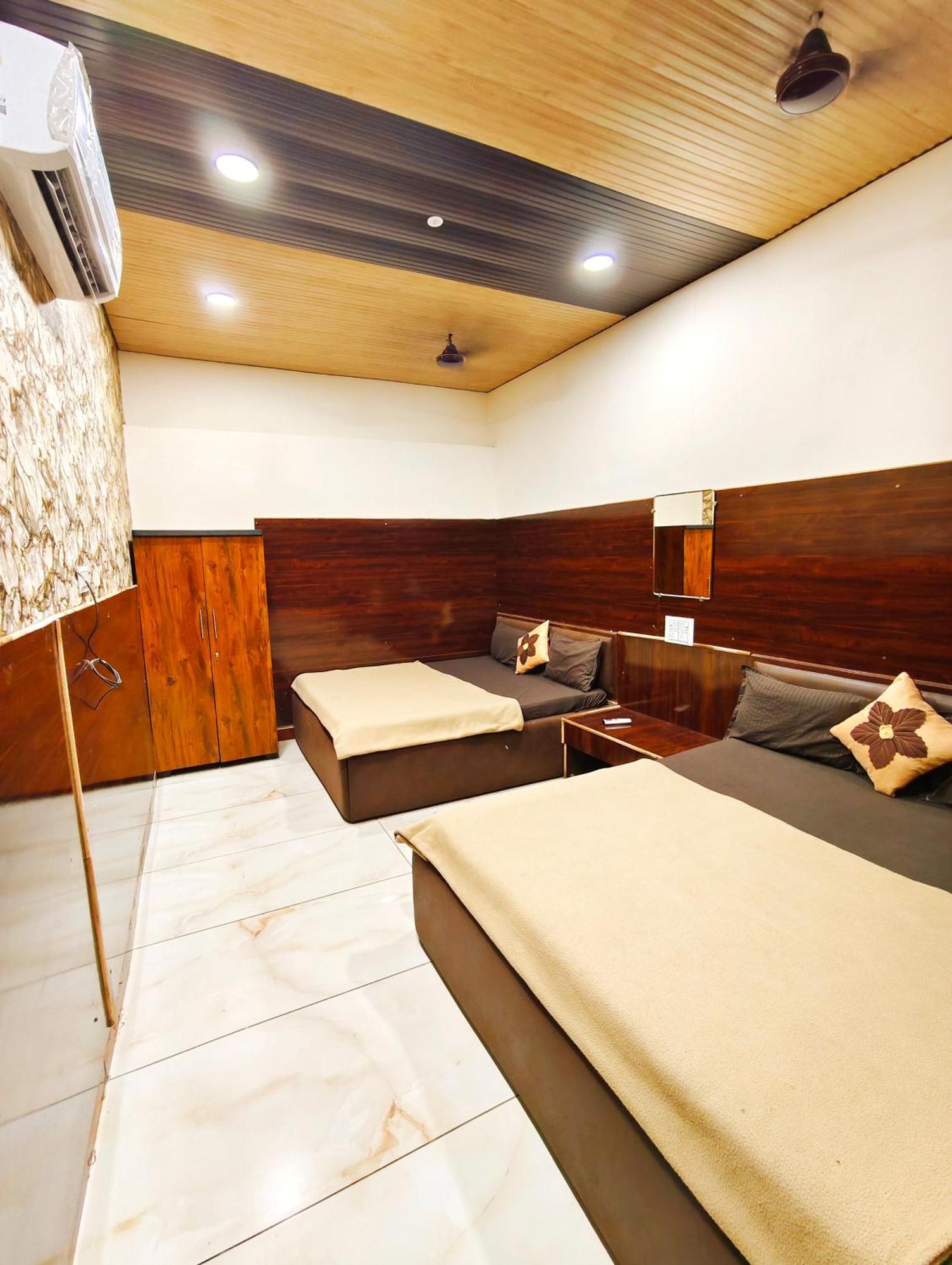 Hotel Om Palace Ujjain Exterior photo